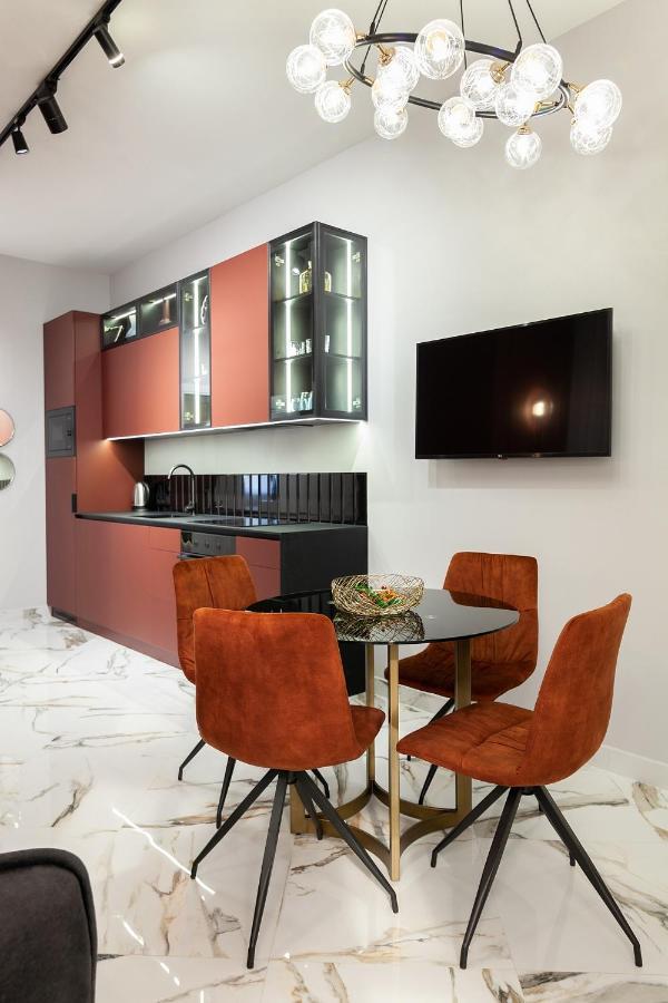 Leogrand Apartments On Tamanska 6 Lviv Extérieur photo