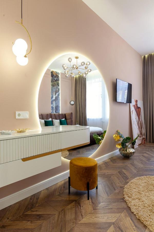 Leogrand Apartments On Tamanska 6 Lviv Extérieur photo